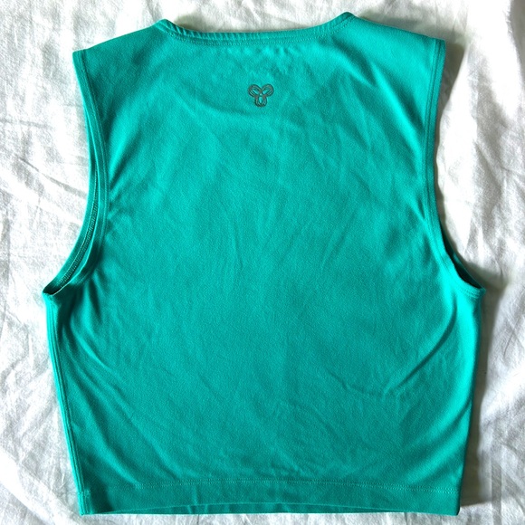 TNA Action Crop Top 🫧 - Picture 2 of 2